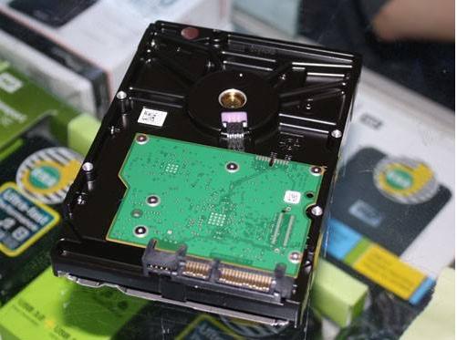 硬盘和主机是什么关系