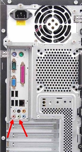 主机前版面声孔