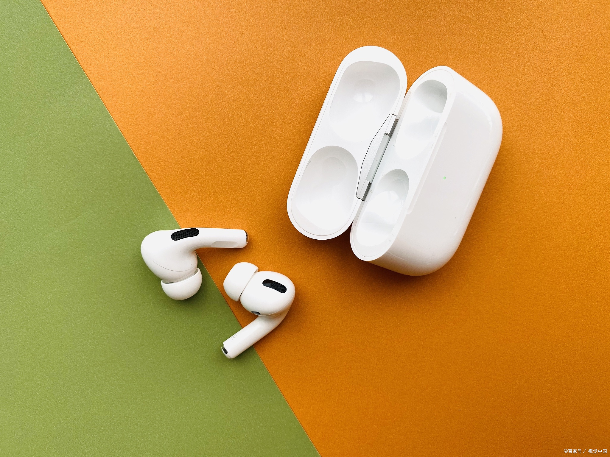 苹果新耳机如何插电脑主机