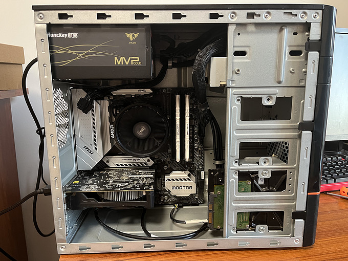 老主机打开机箱