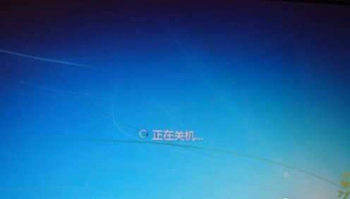 电脑关机了主机一直运行