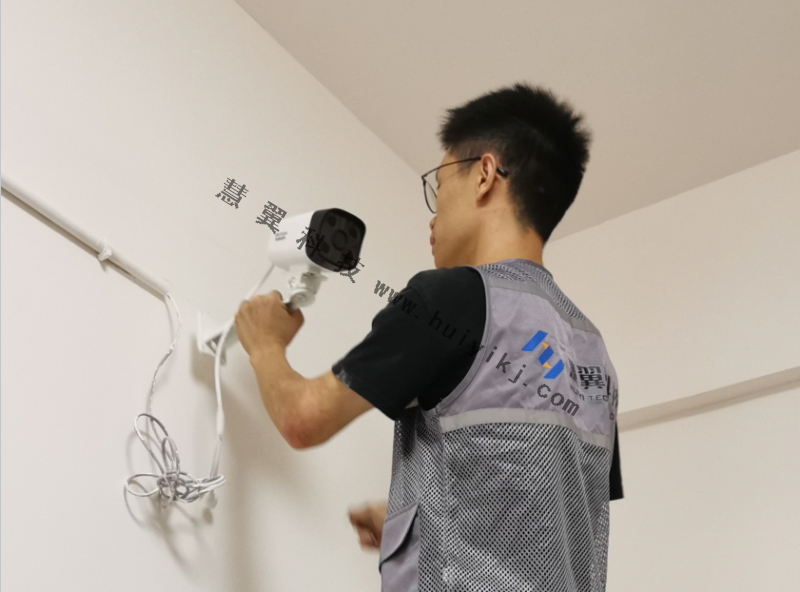 监控硬盘可以安装电脑主机里吗