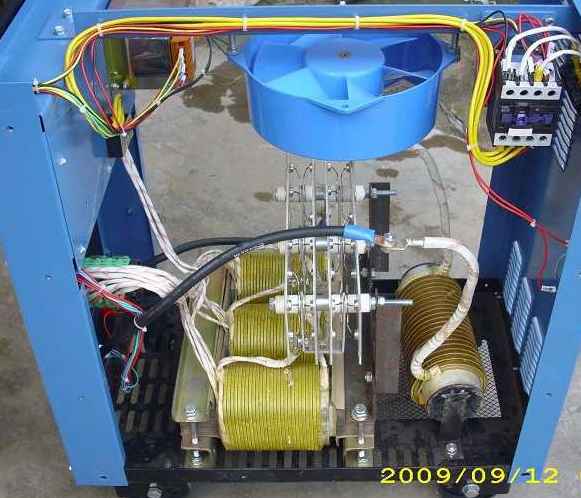 小电焊机电源线接入主机图片