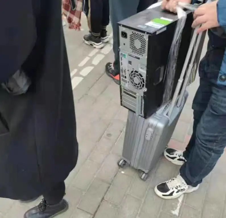 搬电脑后主机不转