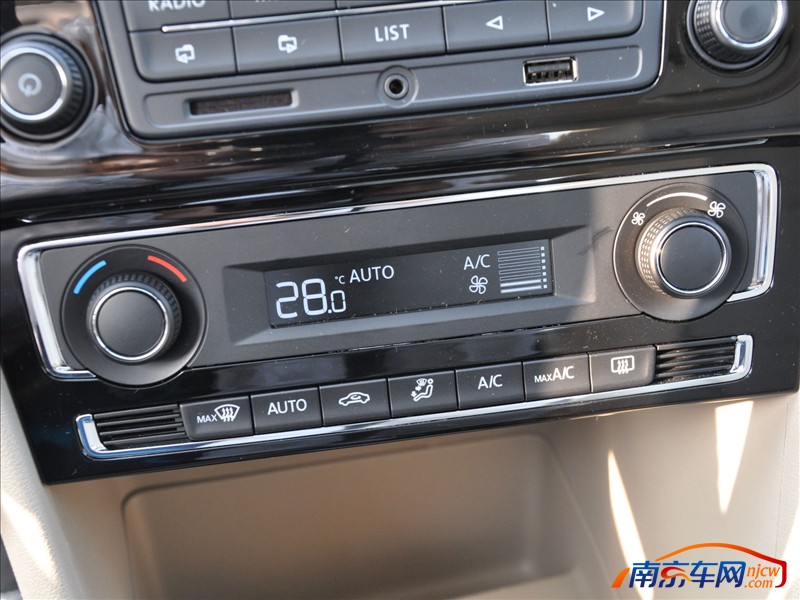 老凯越中控主机位置