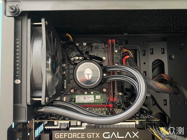 主机有水冷还用加风扇吗