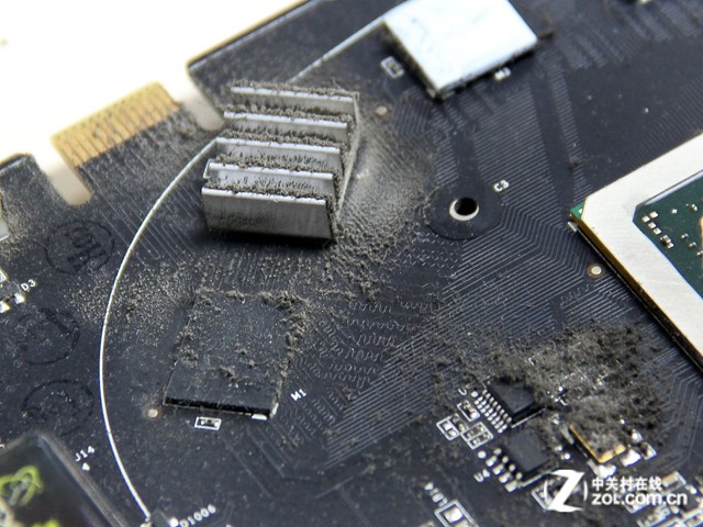 清除电脑主机的灰尘