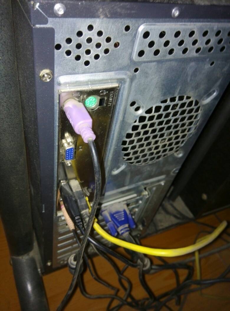 主机电源的灯不亮怎么回事啊