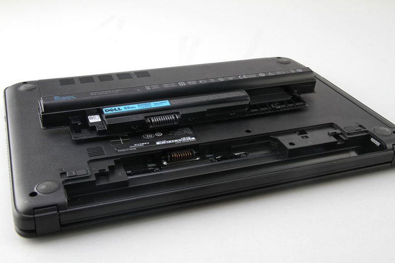 触控一体机电脑主机拆卸