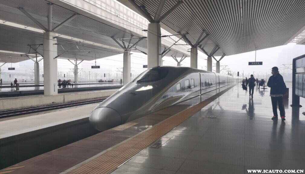 高铁动车上能带主机吗